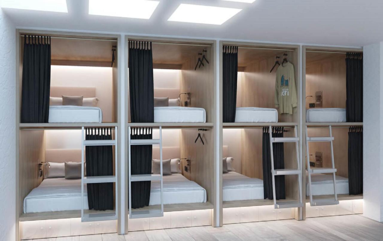 Bed 25 Bed Mixed Dormitory Room